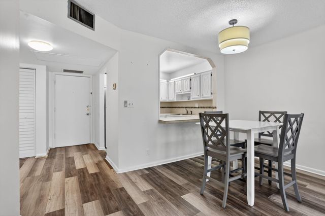 375 SW 56th Avenue 103, Margate, FL 33068