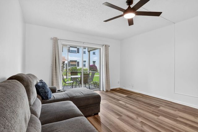 375 SW 56th Avenue 103, Margate, FL 33068