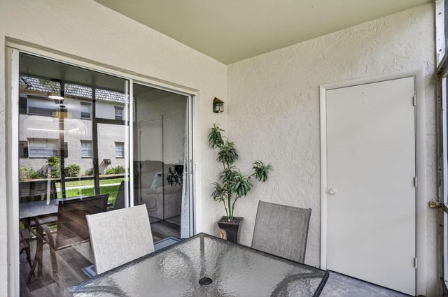 375 SW 56th Avenue 103, Margate, FL 33068