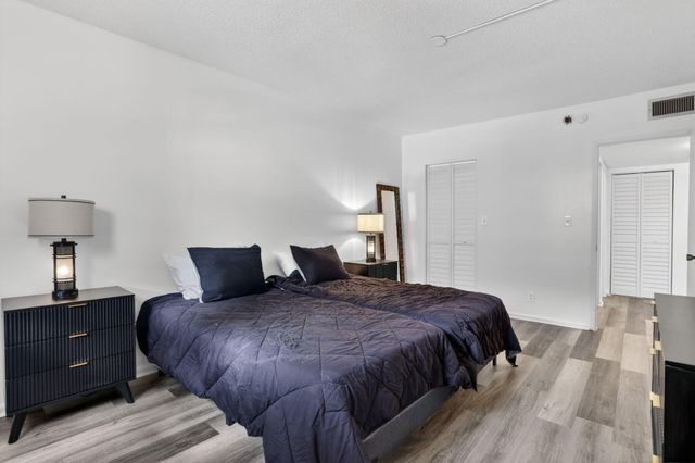 375 SW 56th Avenue 103, Margate, FL 33068