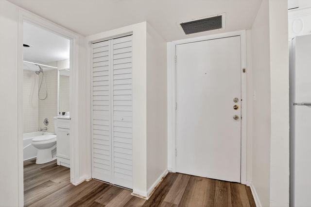 375 SW 56th Avenue 103, Margate, FL 33068