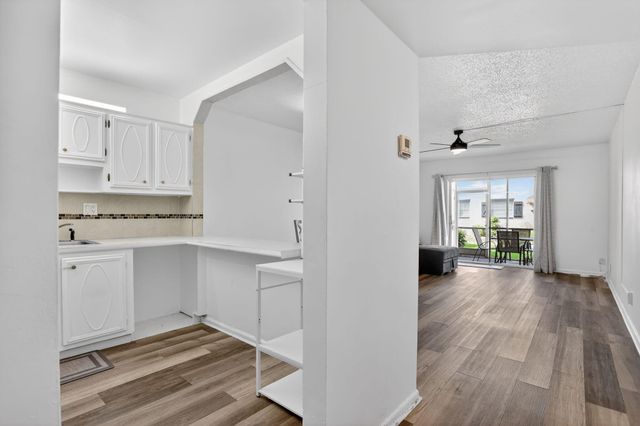 375 SW 56th Avenue 103, Margate, FL 33068