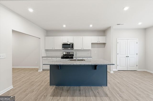 1194 PARK CENTER Circle, Mableton, GA 30168