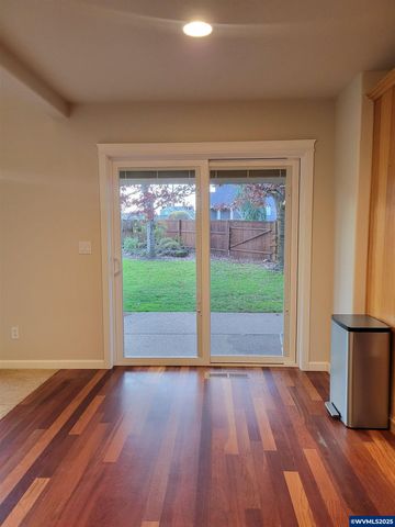 387 NE Rose Tree Dr, Sublimity, OR 97385