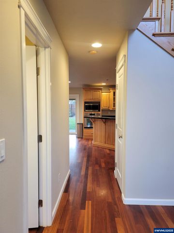 387 NE Rose Tree Dr, Sublimity, OR 97385