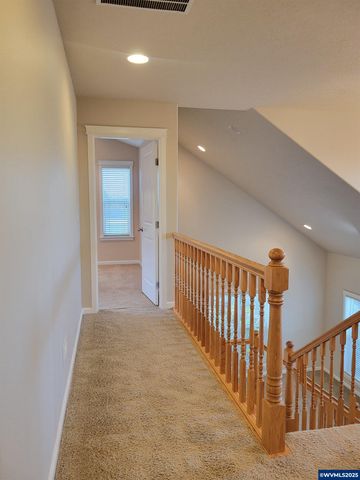 387 NE Rose Tree Dr, Sublimity, OR 97385