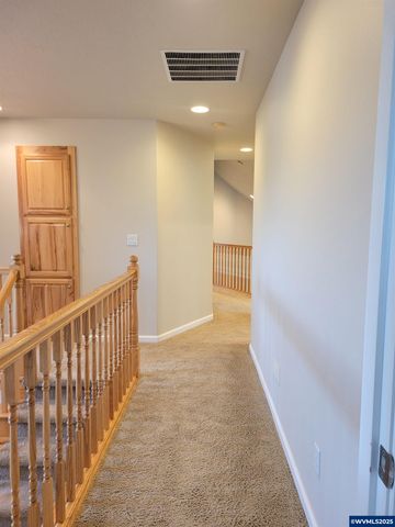 387 NE Rose Tree Dr, Sublimity, OR 97385