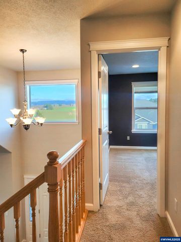 387 NE Rose Tree Dr, Sublimity, OR 97385