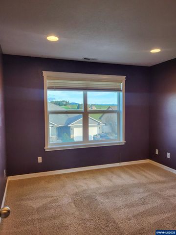 387 NE Rose Tree Dr, Sublimity, OR 97385