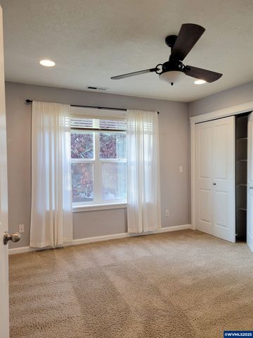 387 NE Rose Tree Dr, Sublimity, OR 97385