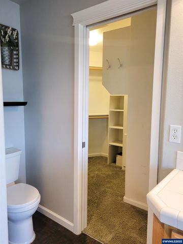 387 NE Rose Tree Dr, Sublimity, OR 97385