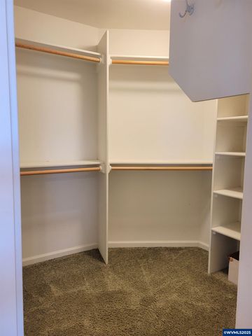 387 NE Rose Tree Dr, Sublimity, OR 97385