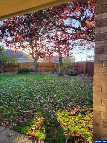 387 NE Rose Tree Dr, Sublimity, OR 97385