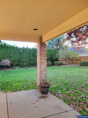 387 NE Rose Tree Dr, Sublimity, OR 97385