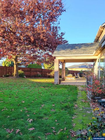 387 NE Rose Tree Dr, Sublimity, OR 97385