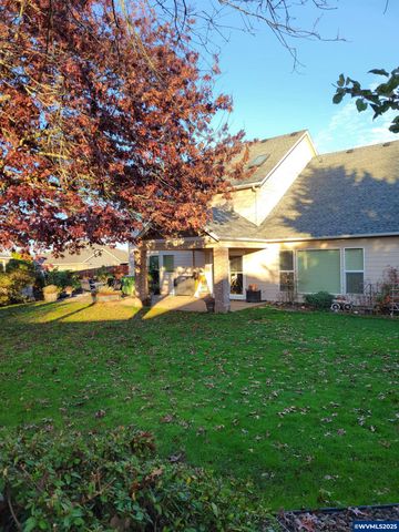 387 NE Rose Tree Dr, Sublimity, OR 97385