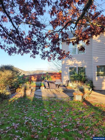 387 NE Rose Tree Dr, Sublimity, OR 97385