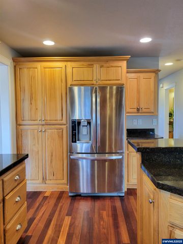 387 NE Rose Tree Dr, Sublimity, OR 97385