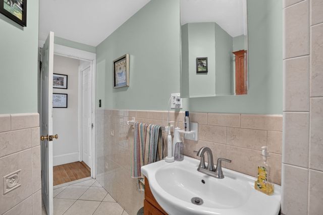 53 Irving St, Medford, MA 02155