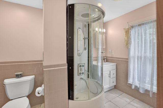 53 Irving St, Medford, MA 02155