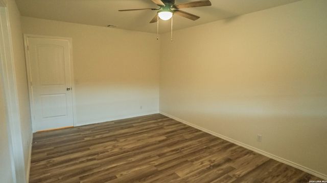 1306 S Ellison Dr, San Antonio, TX 78245