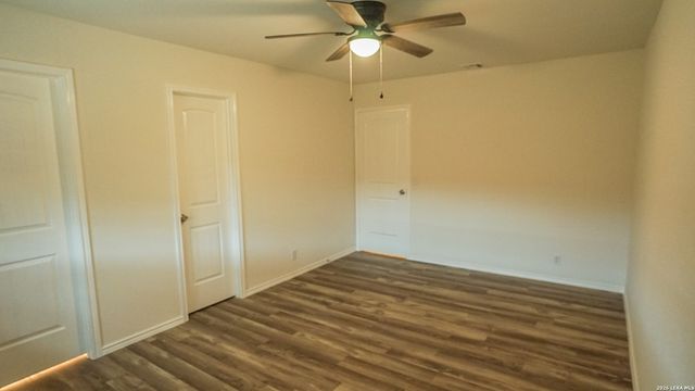 1306 S Ellison Dr, San Antonio, TX 78245