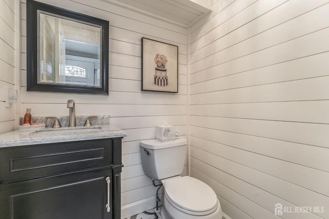 3 Siedler Lane, Sayreville, NJ 08872