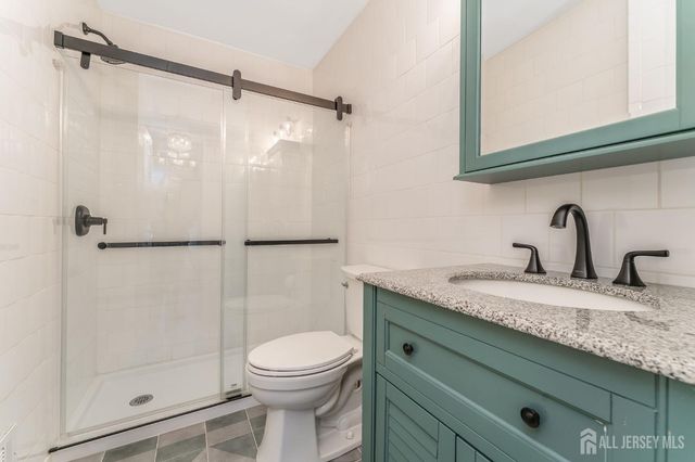 3 Siedler Lane, Sayreville, NJ 08872