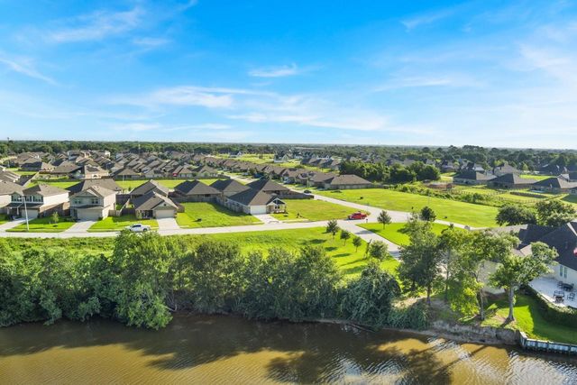 4440 E Bayou Maison Circle, Dickinson, TX 77539