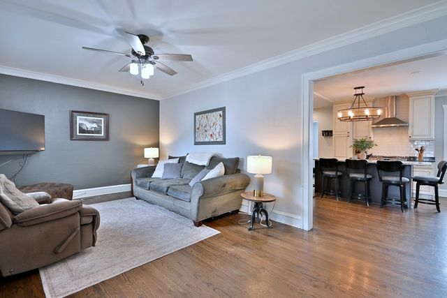6727 N Oketo Avenue, Chicago, IL 60631