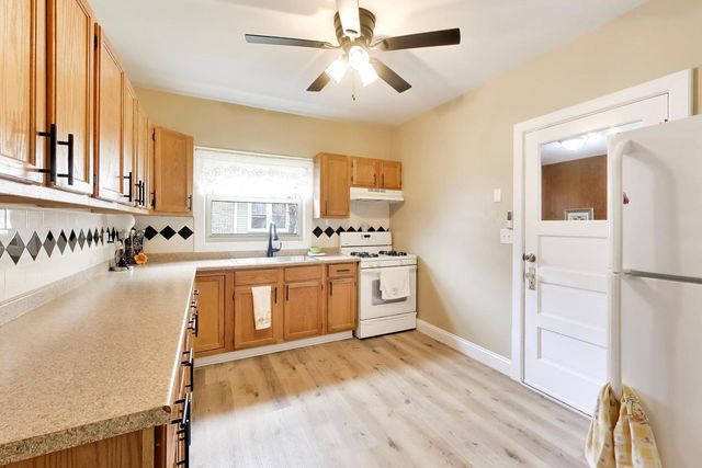 206 25th Avenue, Bellwood, IL 60104