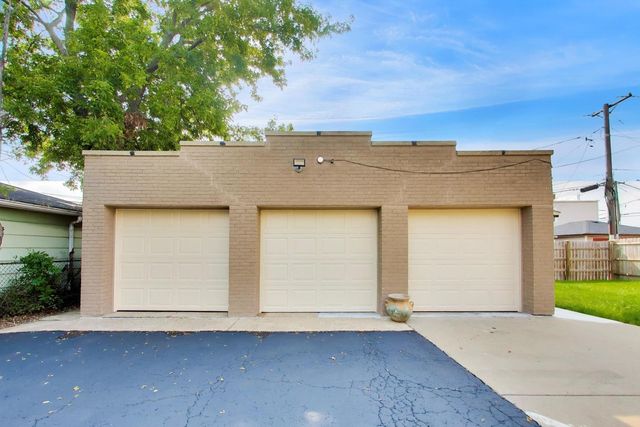 206 25th Avenue, Bellwood, IL 60104