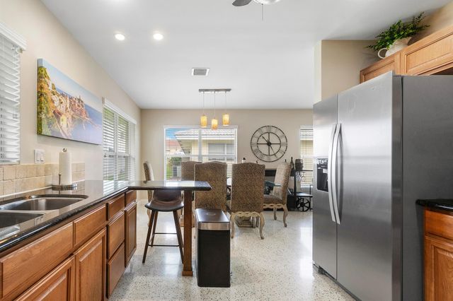 2757 NE 29th Avenue 2, Lighthouse Point, FL 33064