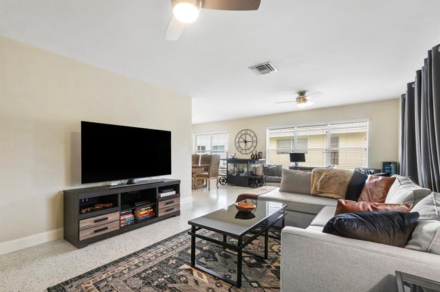 2757 NE 29th Avenue 2, Lighthouse Point, FL 33064