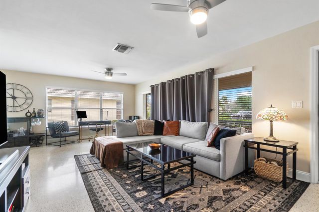 2757 NE 29th Avenue 2, Lighthouse Point, FL 33064