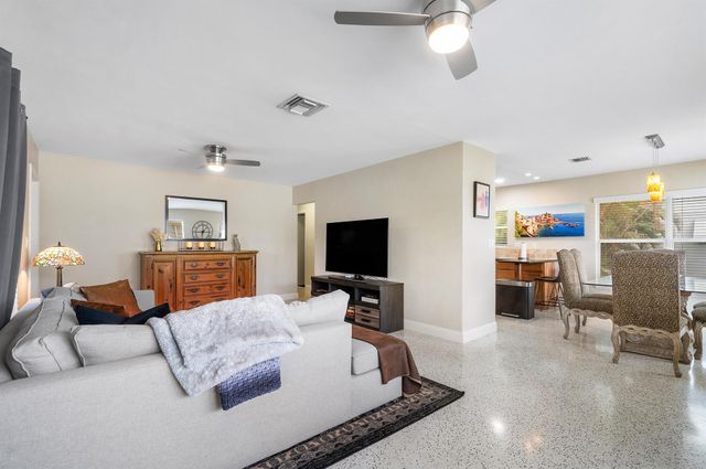 2757 NE 29th Avenue 2, Lighthouse Point, FL 33064