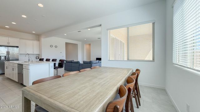 2041 W SIERRA SUNSET Trail 2, Phoenix, AZ 85085