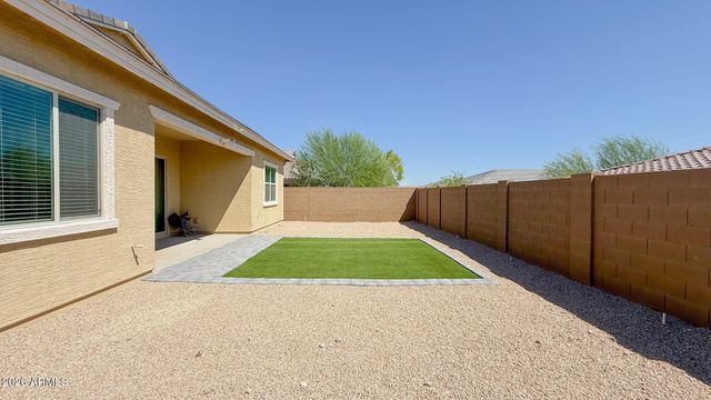 2041 W SIERRA SUNSET Trail 2, Phoenix, AZ 85085
