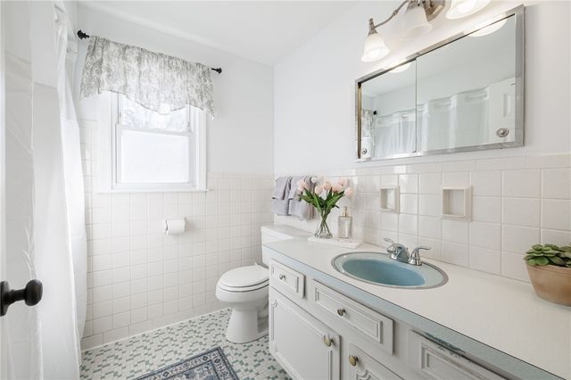 75 Brentwood Lane, Perinton, NY 14450