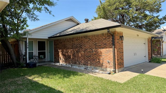 759 Meadowcreek Court, Garland, TX 75043