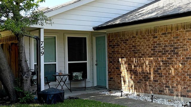 759 Meadowcreek Court, Garland, TX 75043