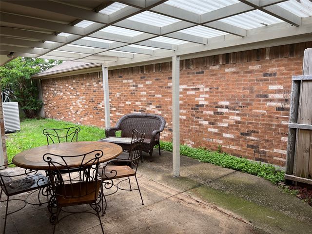 759 Meadowcreek Court, Garland, TX 75043