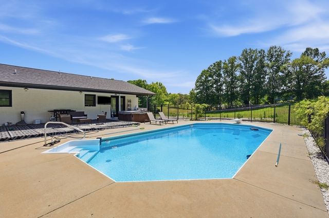 237 S Fork Rd, Sparta, TN 38583