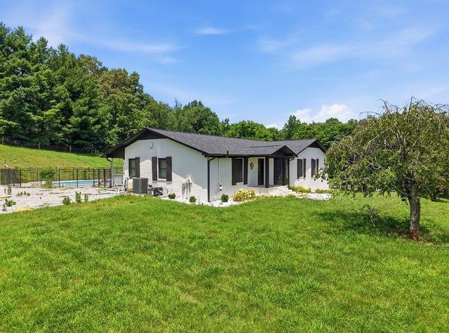 237 S Fork Rd, Sparta, TN 38583