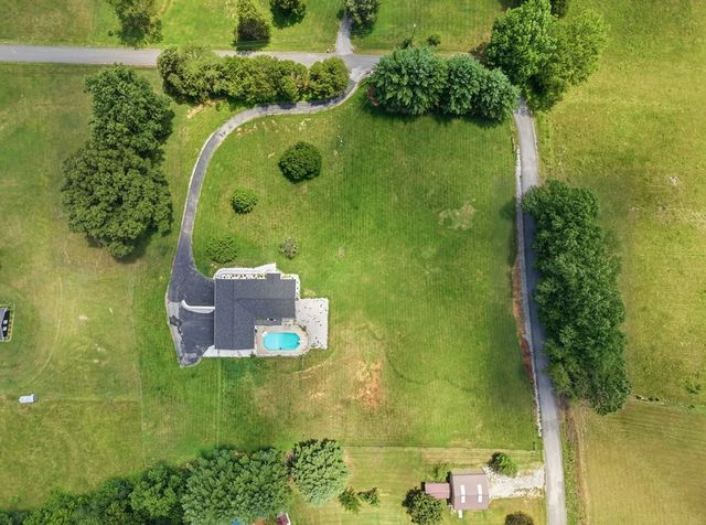 237 S Fork Rd, Sparta, TN 38583