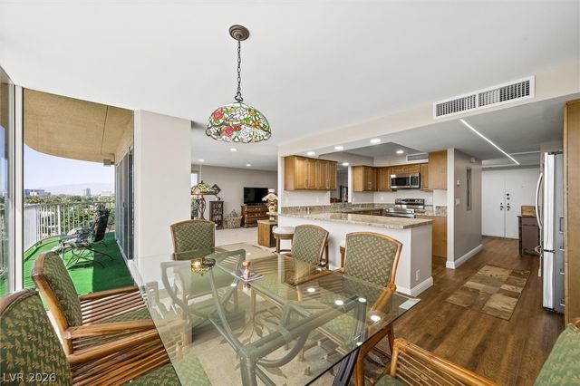 3111 Bel Air Drive 8A, Las Vegas, NV 89109