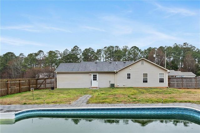 341 Thorn Thicket Drive, Rockmart, GA 30153