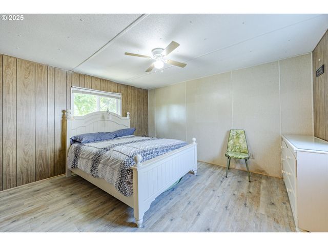 77500 S 6TH St C19, Cottage Grove, OR 97424