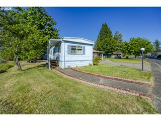 77500 S 6TH St C19, Cottage Grove, OR 97424