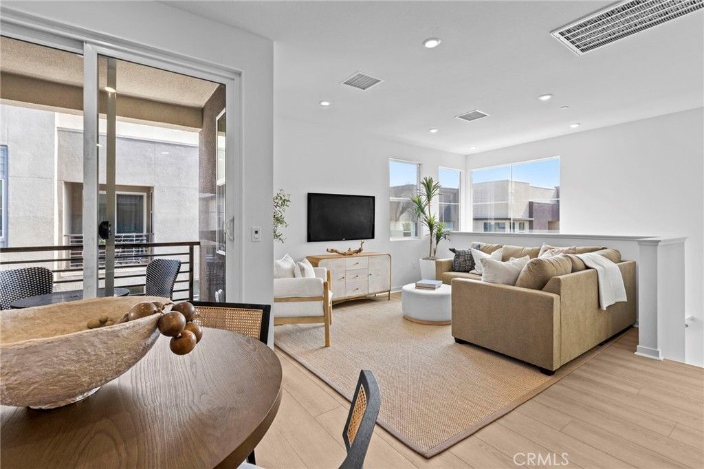 Image 11 of property listing at 3648 S. Eichler Paseo 5, Ontario, CA 91761